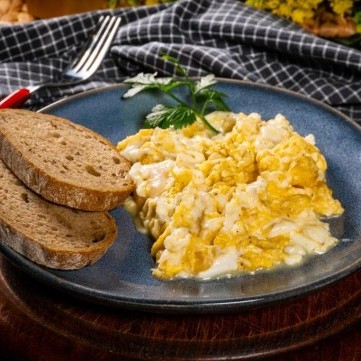 بيض مخفوق بالزبادي للسحور