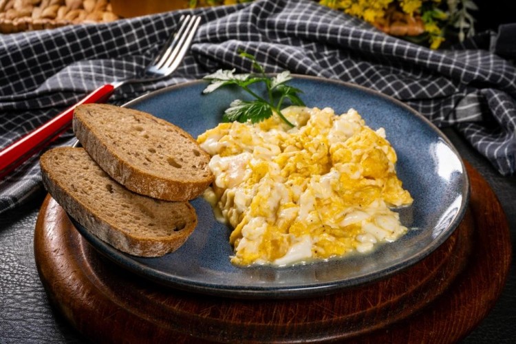 بيض مخفوق بالزبادي للسحور