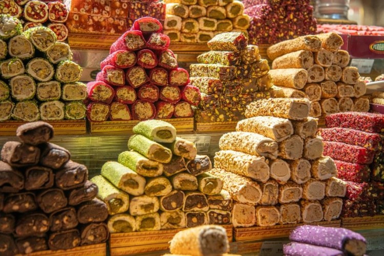 نوجا بالمكسرات