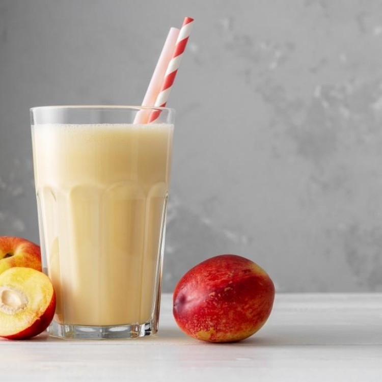 عصير البرقوق بالموز