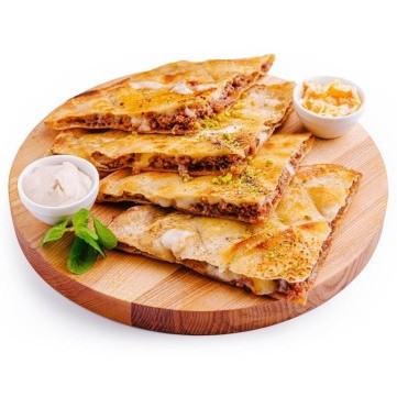 عرايس اللحمة بجبنة الموزاريلا