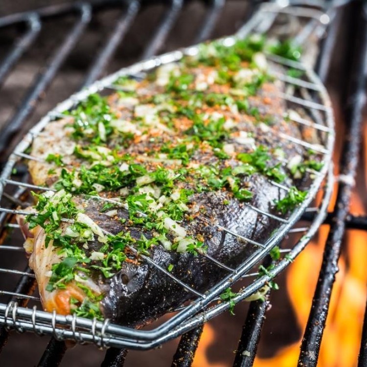 السمك المشوي بالخلطة السرية