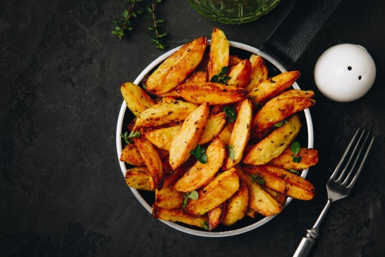 بطاطس ودجز مشوية في القلاية الهوائية