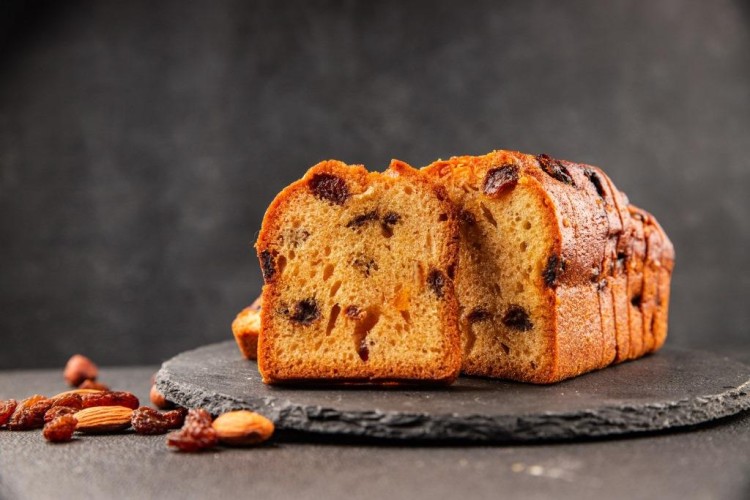 الكيك بالفواكة المجففة