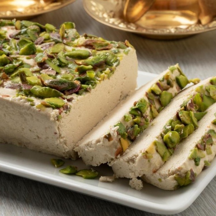 حلاوة طحينية بالفستق الحلبي