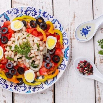 سلطة الفاصوليا والبروتين