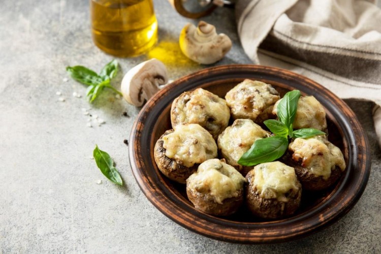 مشروم محشي بالجبن والثوم