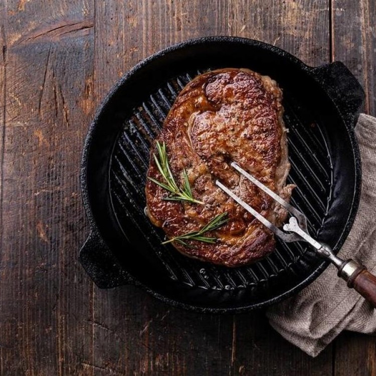 خطوات للتخلص من رائحة اللحوم العالقة بالأواني والمطبخ