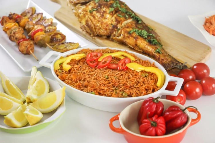 السمك المقلي مع الأرز