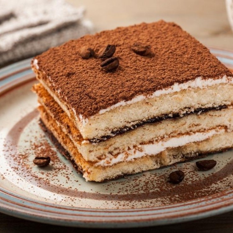 كيك طبقات التيراميسو بالقهوة