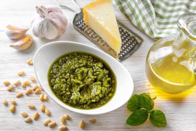 صوص البيستو بالصنوبر
