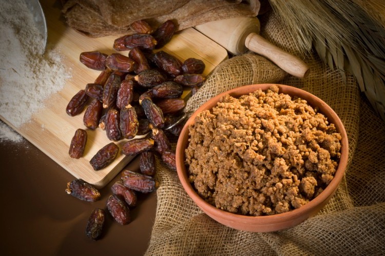 حلى الهريس بالتمر