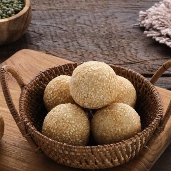 خبز البالون بالسمسم