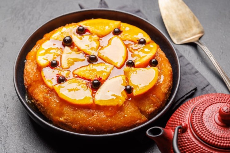 كيك البرتقال مع صوص العسل