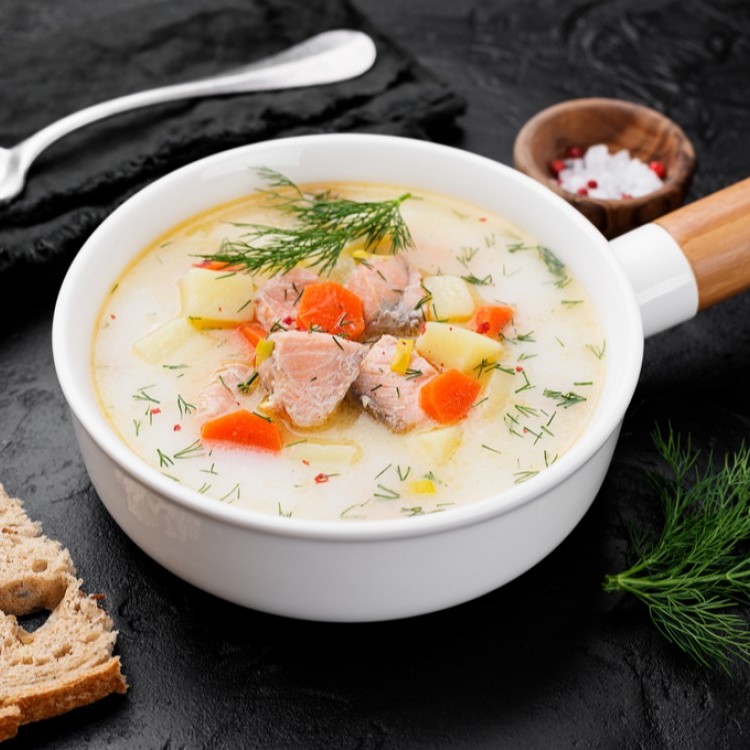 شوربة السلمون بالكريمة
