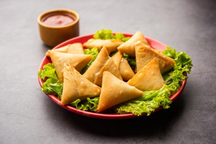 سمبوسة بالدجاج