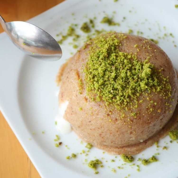 حلى السميد المحموس بالقشطة والفستق