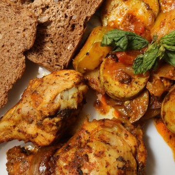 صينية دجاج وخضار متبل بالفيديو