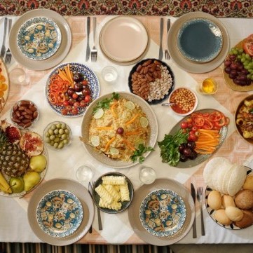 أفكار لتقسيم الوجبات بطريقة متوازنة في رمضان: دليل شامل للحفاظ على الطاقة والصحة