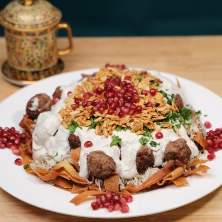 فتة كرات اللحم والأرز بالفيديو