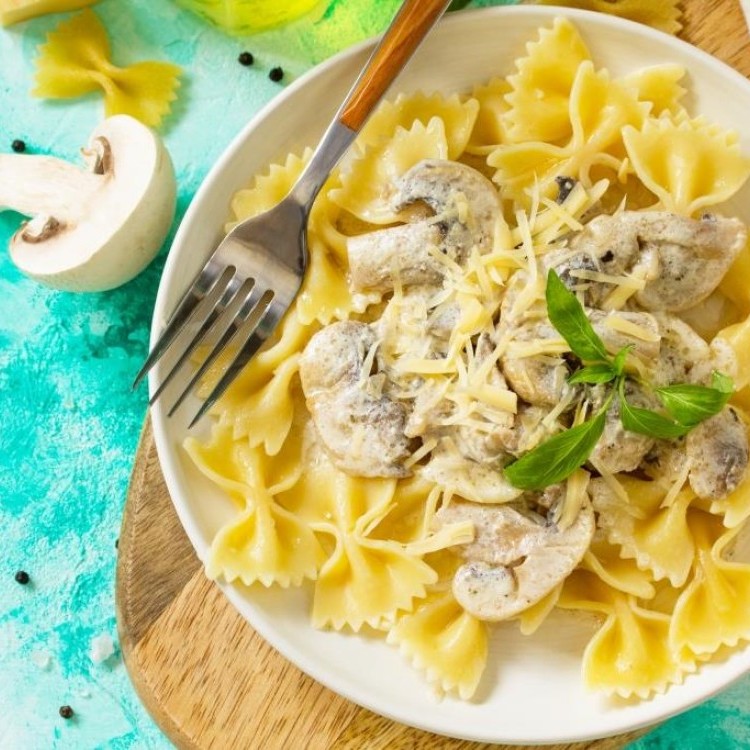 مكرونة الكريمة بالفطر