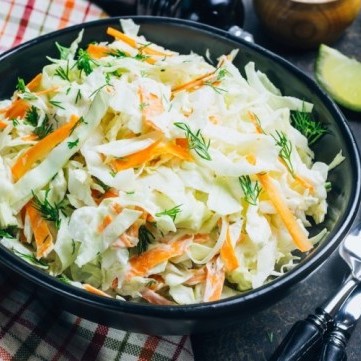 سلطات الملفوف المنعشة والمغذية