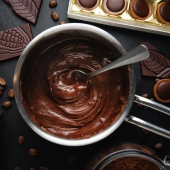 الشوكولاتة في المنزل لضيافة العيد