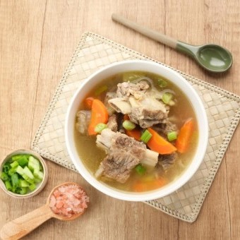 شوربة العظام والخضار
