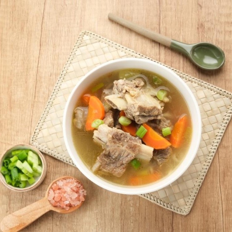 شوربة العظام والخضار