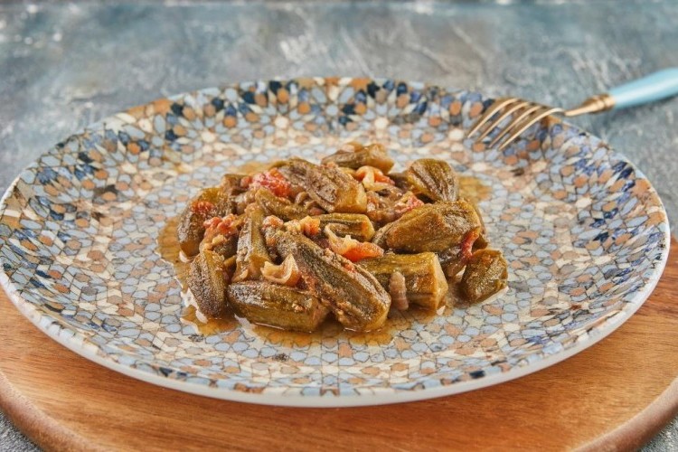 طاجن بامية بزيت الزيتون