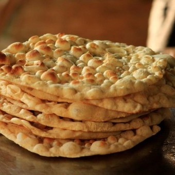 خبز التميس السعودي الطازج