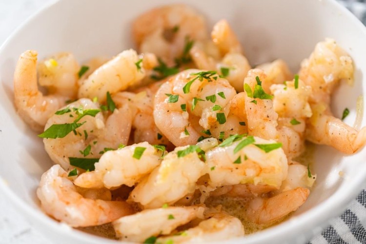 جمبري بالزبدة والثوم الكريمي لمقبلات شهية