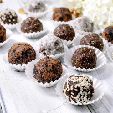 تمرية سعودية بالمكسرات