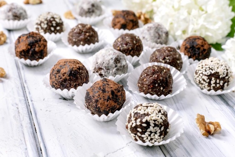 تمرية سعودية بالمكسرات