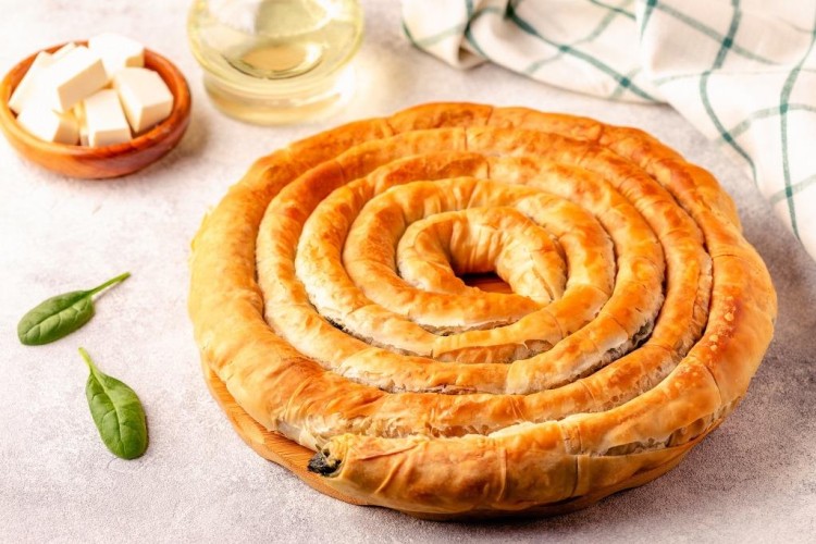 فطيرة حلزونية بالجبنة