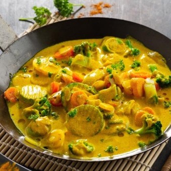 يخنة الخضار بحليب جوز الهند