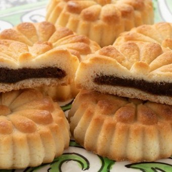 بسكويت عربي محشو بالتمر