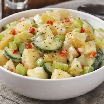 سلطة بطاطا باردة بالصوص