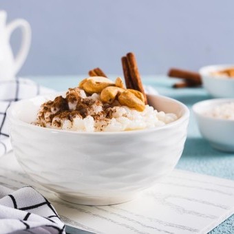 حلى رز بالحليب والمكسرات