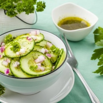 سلطات الخيار المنعشة الصيفية