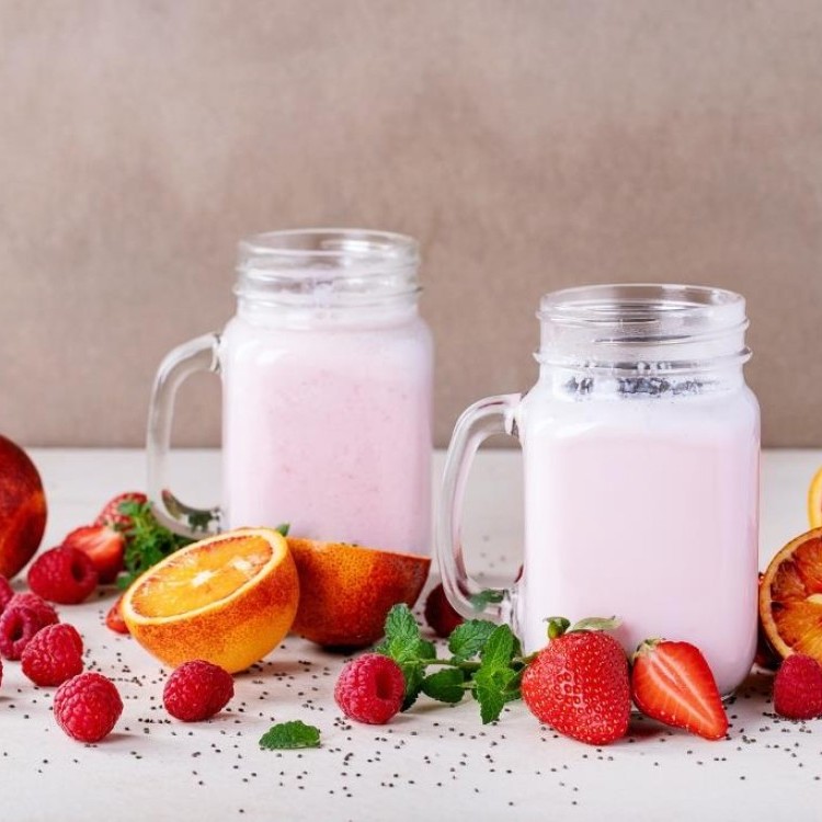 عصير الفواكة بالحليب