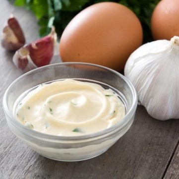 صوص الثومية بالزبادي