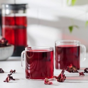 عصير الكركديه والتوت