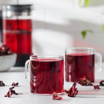 عصير الكركديه والتوت