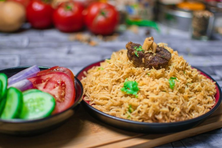 طريقة عمل الأوزي باللحم