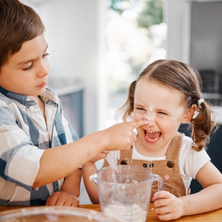 12 فكرة لتعلم أطفالك المهارات بالطعام!
