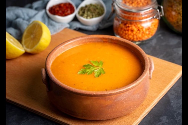 شوربة العدس الكريمية بدون كريمة