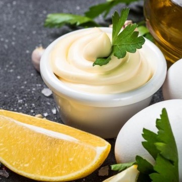طرق غريبة وطريفة لاستخدام المايونيز