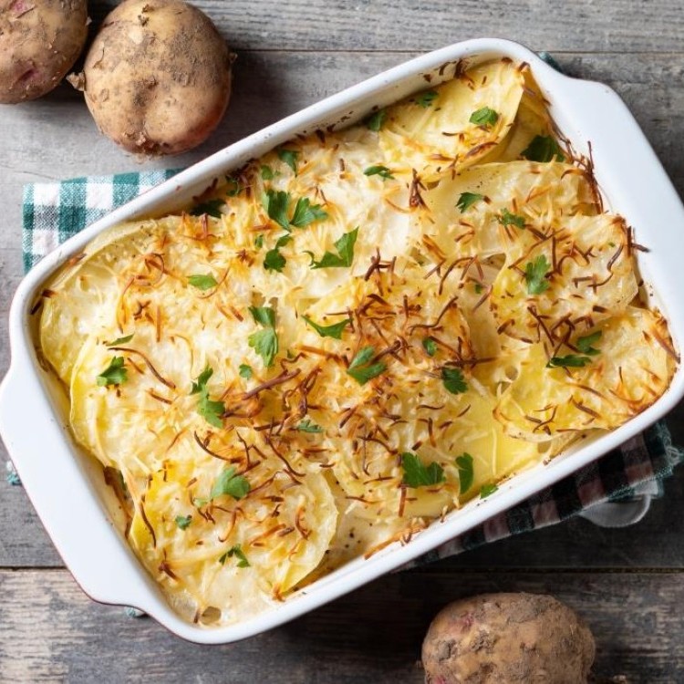 البطاطس بالبشاميل بالفرن