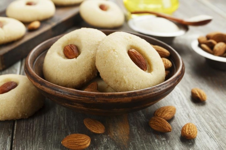 غريبة باللوز الناعم